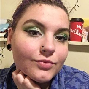 Meet your Posher, Julie